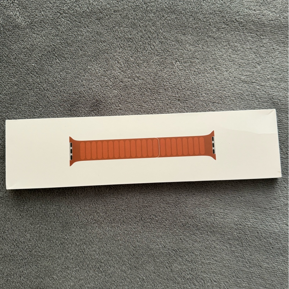 Apple Saddle Brown Magnetic Link Leather Watch Band